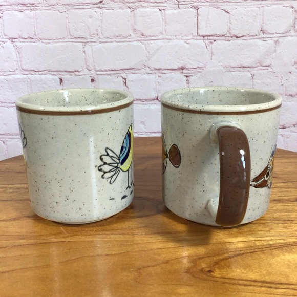 Vintage Speckled Stoneware Hand Painted Bird and Fish Mug Pair - Picture 4 of 8